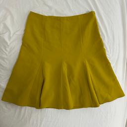 Used women’s yellow knee-length skirt from Next. In size 14R and still in very good conduction as shown in images.
Skirt length: 58cm
From smoke and pet free home.