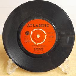 YOU KEEP ME HANGING ON / TAKE ME FOR A LITTLE WHILE
7" 45rpm Vinyl 1967
ATLANTIC 584123
(Plain white paper sleeve)

Postage possible at buyer's expense with payment by PayPal please so buyer protection will apply 