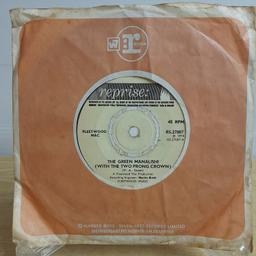 THE GREEN MANALISHI (WITH THE TWO PRONG CROWN) / WORLD IN HARMONY
7" 45rpm Vinyl 1970
REPRISE RS.27007
Original Paper Sleeve

*A Rare Find!

Postage possible at buyer's expense with payment by PayPal please so buyer protection will apply 