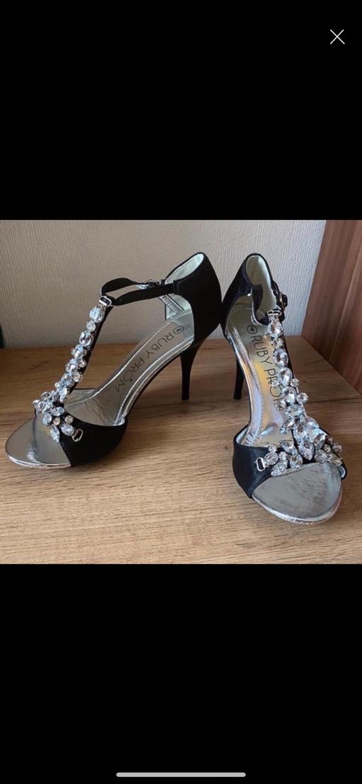 Buy & Sell West Yorkshire Leeds - Photos for Black diamanté sandals uk 4