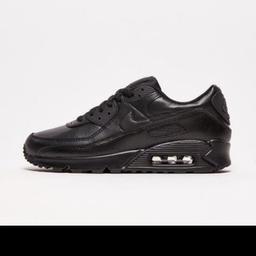 only worn once like new

Nike Air Max 90 LTR Trainers in Black. Some 30 years after the original release of this benchmark shoe, the low-top legend gets itself a premium leather revamp. Visible Max Air unit and full length rubber sole with flexible grooves

8 1/2 uk size

£135 in shops