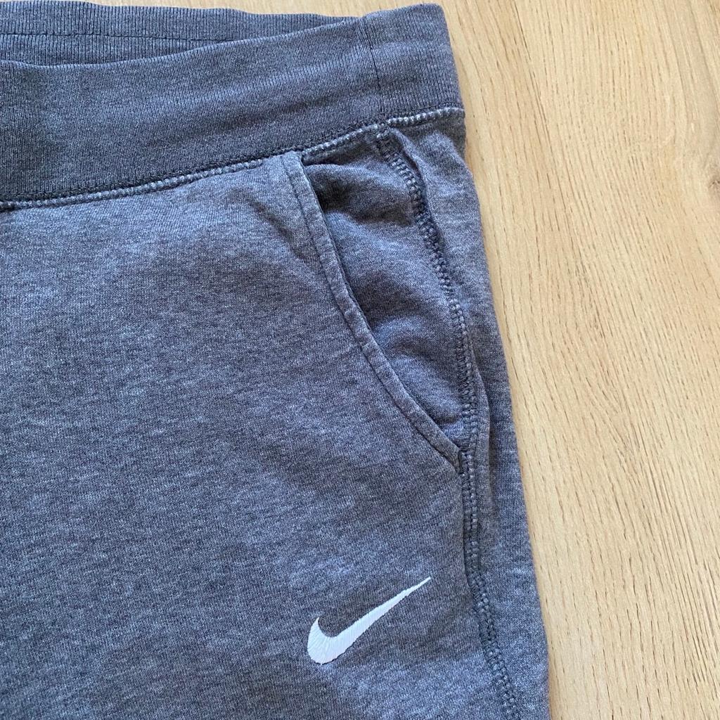Nike Jogginghose grau