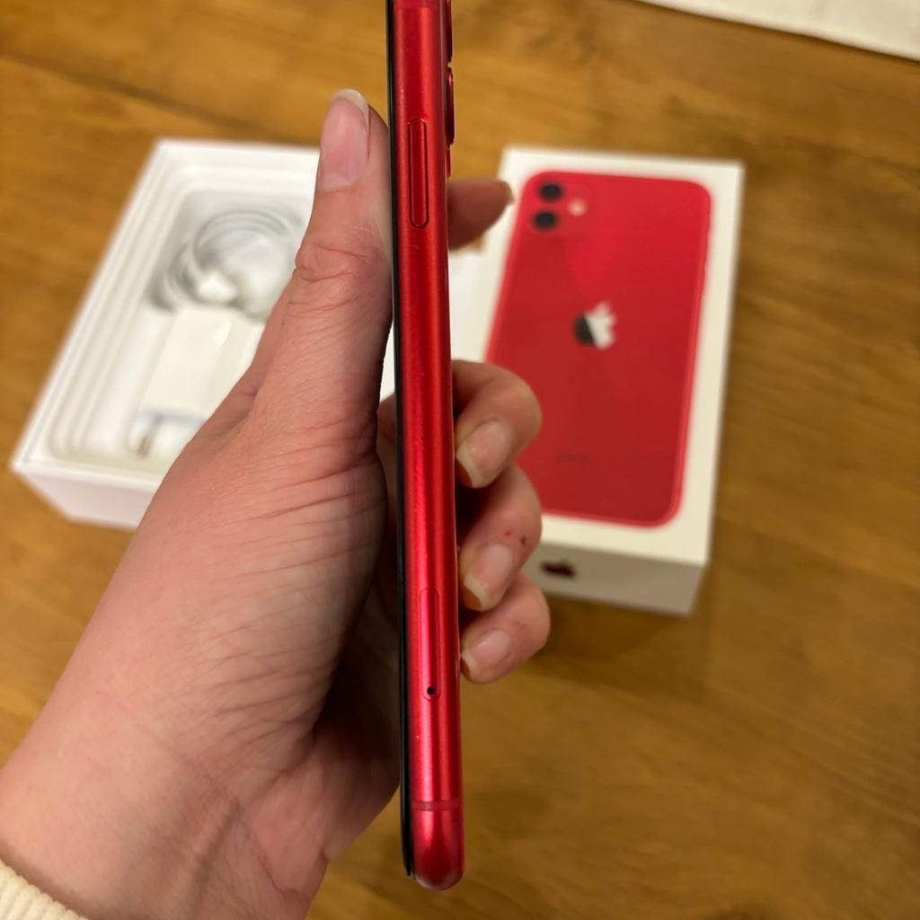 Verkaufe mein iPhone 11 in der Farbe rot mit 128 gb

Mit 5 verschieden dazugehörenden iPhone Hüllen

Der Display wurde getauscht und hat leider erneut einen kleinen Bruch (siehe Foto) aber funktioniert einwandfrei