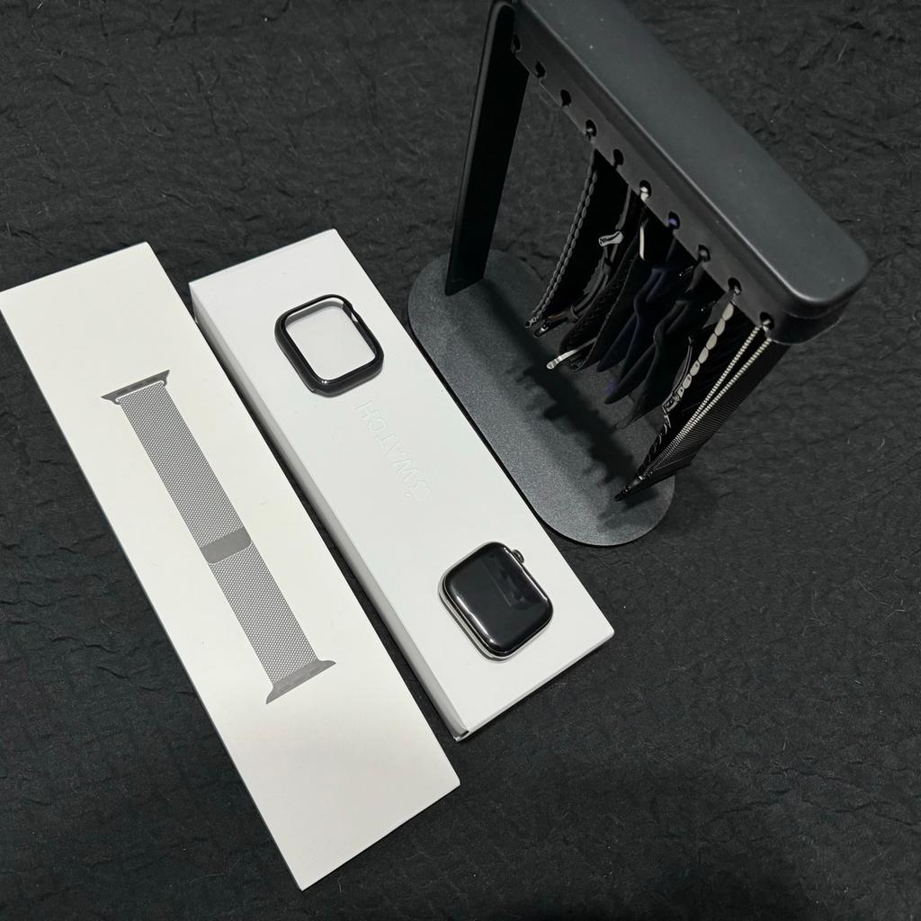 Like new Apple Watch Series 9 - 45mm in Graphite, Stainless Steel (GPS + Cellular)

Purchased from Amazon just a few months ago. It’s been in a case and screen protector all its life so the condition is near perfect.

Comes with:

Original Apple Box
Original Apple Charger
Original Apple Milanese Strap in Graphite
Castify Watch Strap
2 Fake Rubber Watch Straps (Black & Blue)