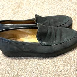 Hi ladies, welcome all to this great looking very comfy L K Bennett Leather Wedge Loafers Size UK 6.5 Eur 40 in very good condition thanks