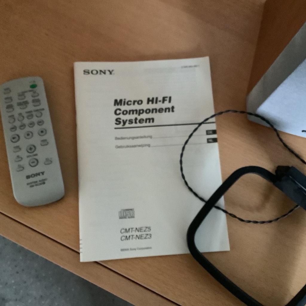 Sony Micro- Stereoanlage CMT-NEZ23
Kass./ CD/ Radio, Fernbedienung.
Wenig benutzt,guter Zustand,rauchfreier Haushalt.
