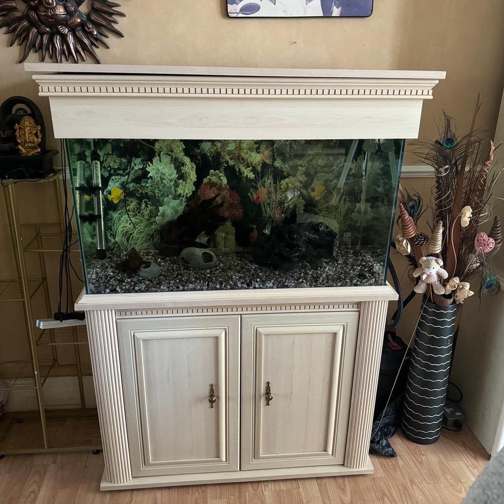 Lovely Fishtank for sale very good condition 3 foot cream Italian style