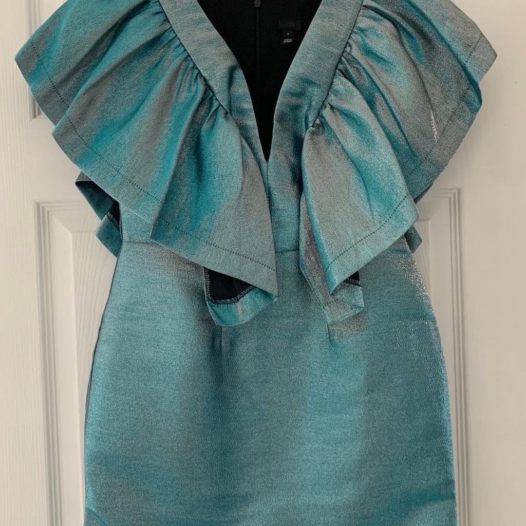 River island
Size 8
Gorgeous dress
👗
Turquoise/metalic in colour
Pics dont do this dress justice
Cash on collection please
Thankyou