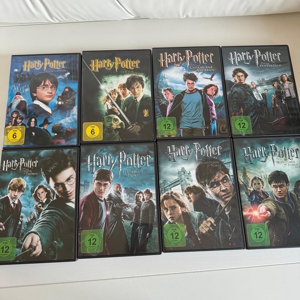 Verkaufe die abgebildete DVD Box mit allen Harry Potter Filmen. Der Preis ist auf VB.