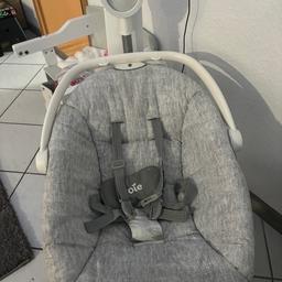 Baby Wippe von Joie 2-1
Mit Vibration und Neugeborenen Einsatz
Schaukel ist von dem Gestell abnehmbar
Schaukelt automatisch