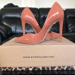 Colour: Nude/Pink
Purchased from: River Island in store
Original price: £36
Selling for: £29
Reason for return: return date expired 
Condition: Excellent, Only worn once!
Other info: Can also fit size 3

Keep a look out for more heels, shoes and other fashion accessories to be uploaded!