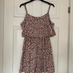 ⭐️collection only from wv11 essington⭐️

🌸shein size small playsuit worn twice ex con £5