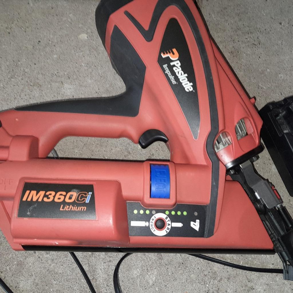 Paslode 1st fix Im360ci including battery and charger in like new condition £300
Paslode Bran nail gun IM50 F18 ( please not is not F16 ) in good condition including battery and an new box with nails £230
Price for pack £500