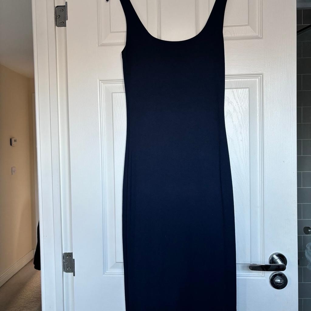 ⭐️collection only from wv11 essington⭐️

🌸primark navy blue dress size xs worn twice ex con £5