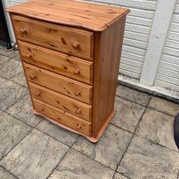 Bedroom drawers with 5 set of drawers 
Dimensions 
43ins height
30ins width 
18ins depth
Very solid unit a few scuffs here and there 
All draws pull in and out 
Buyer to collect only and cash on collection only