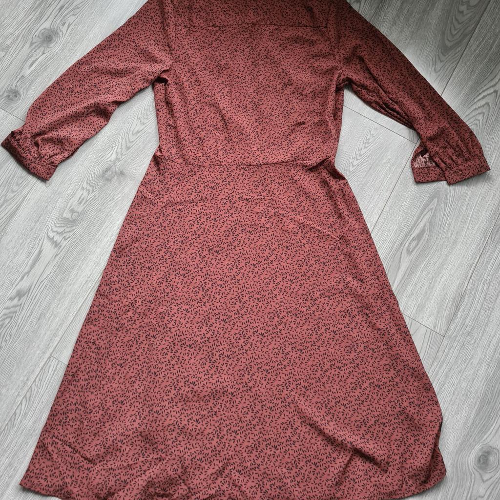 brave soul London women dress, size xs
New never been worn

can post