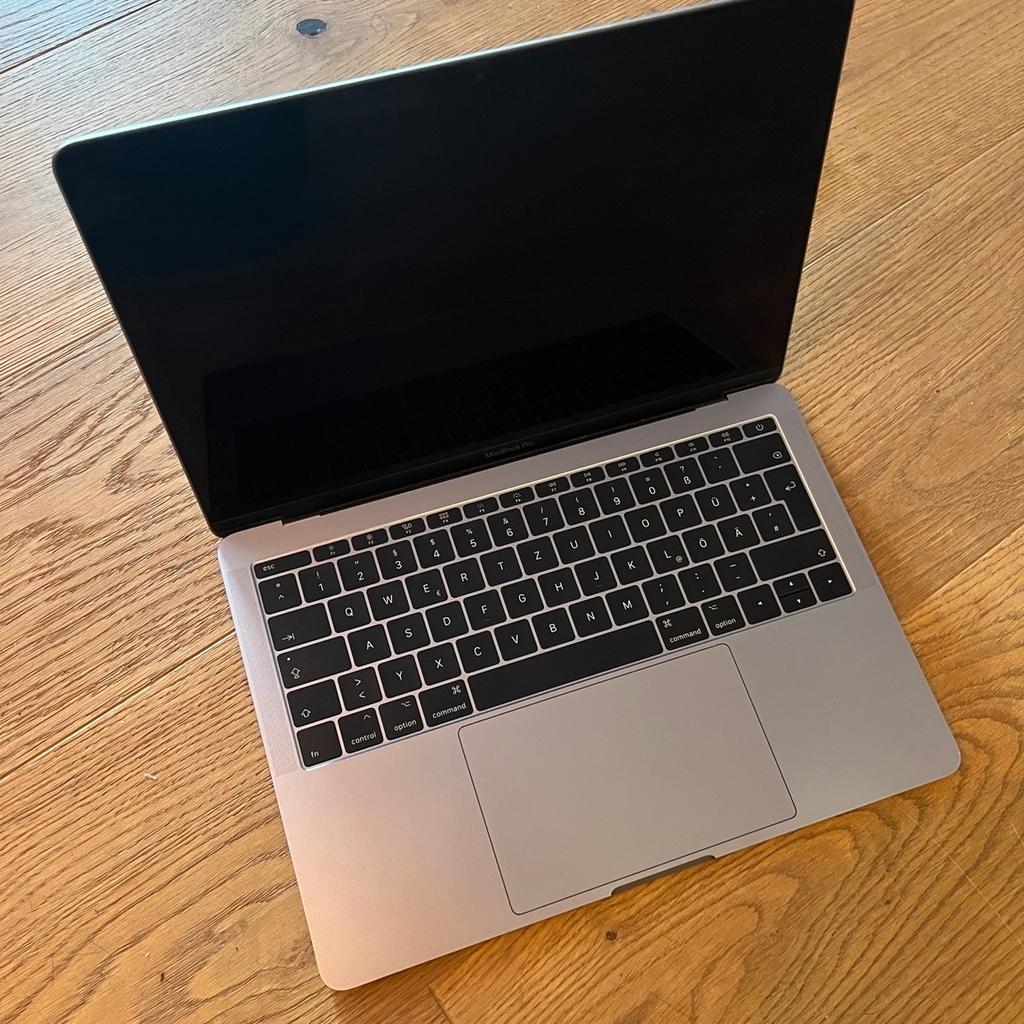MacBook Pro 2017 + Magic Mouse 2
13,3 Zoll
2,3 GHz
256GB Festplatte
8GB Arbeitsspeicher
QWERTZ Tastaturlayout
Space Grau

Verkauf mit USB-C Kabel, Netzteil und OVP