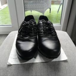 Dunlop Golf Shoes size 7 in excellent condition