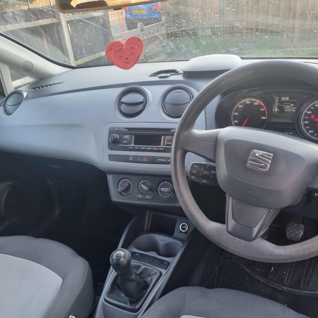 Very clean car inside and outside like you driving new car , 1.2 petrol manual,no problem at all with the car mot and service done 02/2024 , mot until 02/2025
Car not in use new battery with invoice on 02/2024
Quick sale