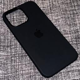 Genuine Apple Phone Case.
iPhone 14 Pro Max.
Silicone Case with MagSafe.
On the inside, there’s a soft microfibre lining.
Brand New, comes from a smoke & pet free home. 
Originally bought for £49.
Open to reasonable offers.