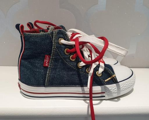 Buy & Sell Surrey Elmbridge - Photos for Levi's Boys Ankle Jeans Trainers- New / Size