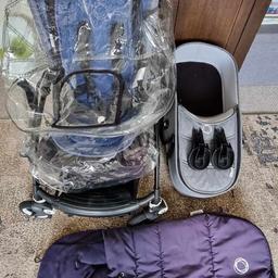In good condition. Comes with a lot of extras: 
-Stroller 
-Sun canopy (limited edition, botanics hood)
-Stroller organised and a clip
-Rain cover
-Seat liner
-Footmuff
-Carrycot with 2 adaptors and a mat