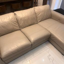 Fab sofa in great condition. In leather, dove grey. L shaped