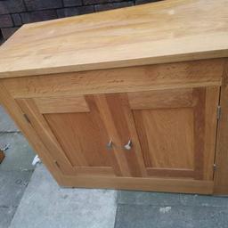 Hi here i have a
Solid oak panelled cabinet
Very solid,heavy item, well made
Excellent condition
Will need a wipeover
Will upload measurements shortly
collection aston b6
Any questions feel free to ask
No scammers or timewasters please!
Cash on collection - no PayPal or bank transfer