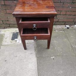 Hi here I have a
Solid sheesham wood 2 drawer bedside unit
In great condition
Will need a wipeover due to bing in storage
Nice solid item
Will upload measurements shortly 
Collection Aston b6
Any questions feel free to ask 
No scammers or time wasters please!
Cash on  collection - no PayPal or bank transfer