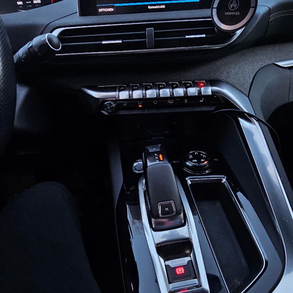 Der Aktuelle KM-Stand kann noch variieren, weil das Auto momentan noch gefahren wird

Ausstattung GT-LINE

ANDROID AUTO/APPLE CAR PLAY
BERGANFAHRASSISTENT
PRE-COLLISIONSWARNER
VERKEHRSZEICHENERKENNUNG
ABS
Airbag hinten
Alarmanlage
Alufelgen
Beifahrerairbag
Bluetooth
Bordcomputer
Dachreling
ESP
Einparkhilfe Kamera
Einparkhilfe Sensoren hinten
Einparkhilfe Sensoren vorne
Einparkhilfe selbstlenkendes System
Elektr. Fensterheber
Elektrische einklappende Seitenspiegel
Fahrerairbag
Freisprecheinrichtung
Isofix
Klimaanlage
Klimaautomatik
Kopfairbag
Kurvenlicht
Lederausstattung
Lichtsensor
MP3
Multifunktionslenkrad
Navigationssystem
Nebelscheinwerfer
Radio
Regensensor
Seitenairbag
Servolenkung
Sitzheizung
Sportsitze
Standheizung
Start/Stop-Automatik
Tagfahrlicht
Tempomat
Traktionskontrolle
Wegfahrsperre
Winterreifen
Xenonscheinwerfer
Zentralverriegelung
Zentralverriegelung mit Funkfernbedienung
teilbare Rücksitzbank
und mehr

Einfach Fragen