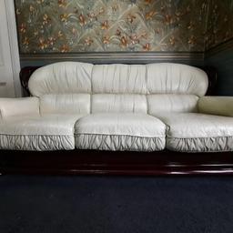 Mattucci is an Italian style furniture

STUNNING ITALIAN CREAM LEATHER AND CARVED WOOD WOODEN FRAME SOFA SUITE

On sale is a 3 piece sofa with 2 single pieces too.

They have some wear and have been well used. See pictures . I can send more if needed

One of the single sofa has a tear on the right arm that needs repairing or can be covered, the left arm is also worn- See all pictures

A very good second sold elsewhere for £580 (see

Grab a bargain

Collection from Stamford Hill, Hackney, London N16