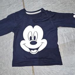 George Disney Baby long-sleeved Mickey mouse top
Navy blue 
White printed Mickey face on front 
Slogan Oh Boy printed on back
Mickey head motif printed on the arm
Fastens by poppers on one shoulder 
No marks or stains 
No signs of wear and tear 
Smoke-free home 
Pet free home
Collection B38 or delivery via Evri 
#mickey #mickeymouse #mickeymousedisney #mickeymousetop #mickeymousetopboys #mickeymousetops #disney #disneybaby #disneyclothing