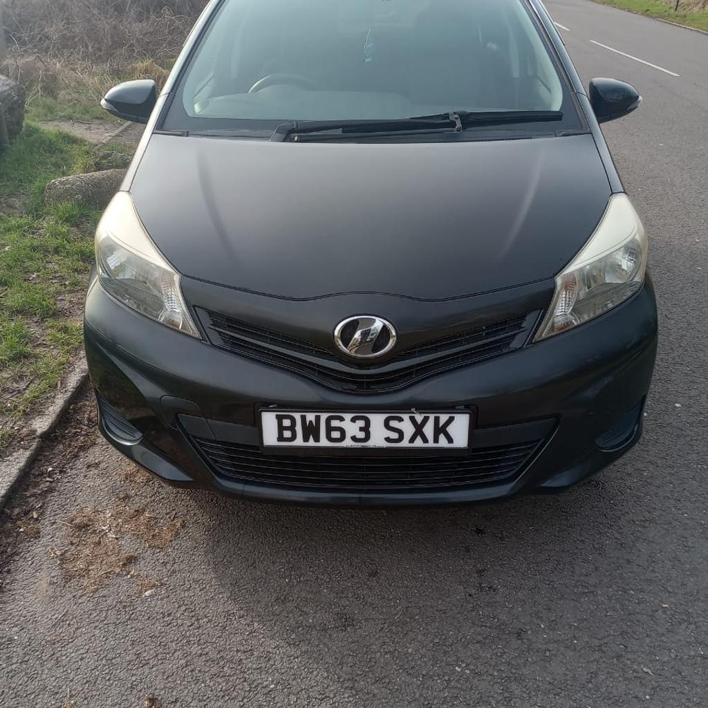 Toyota Yaris (VITZ) 2013 , black colour, automatic, reverse camera and Android stereo, front and back factory dash cam, reliable car, low mileage, drive perfectly without any issues, frish import last month, a year MOT till 20/12/2024 , Beautiful car .