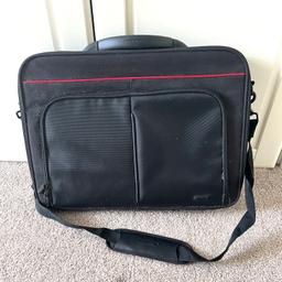 Hi welcome all to this useful Targus AC0063 13”-14”-15”-16” Laptop Carry Bag in perfect condition thanks