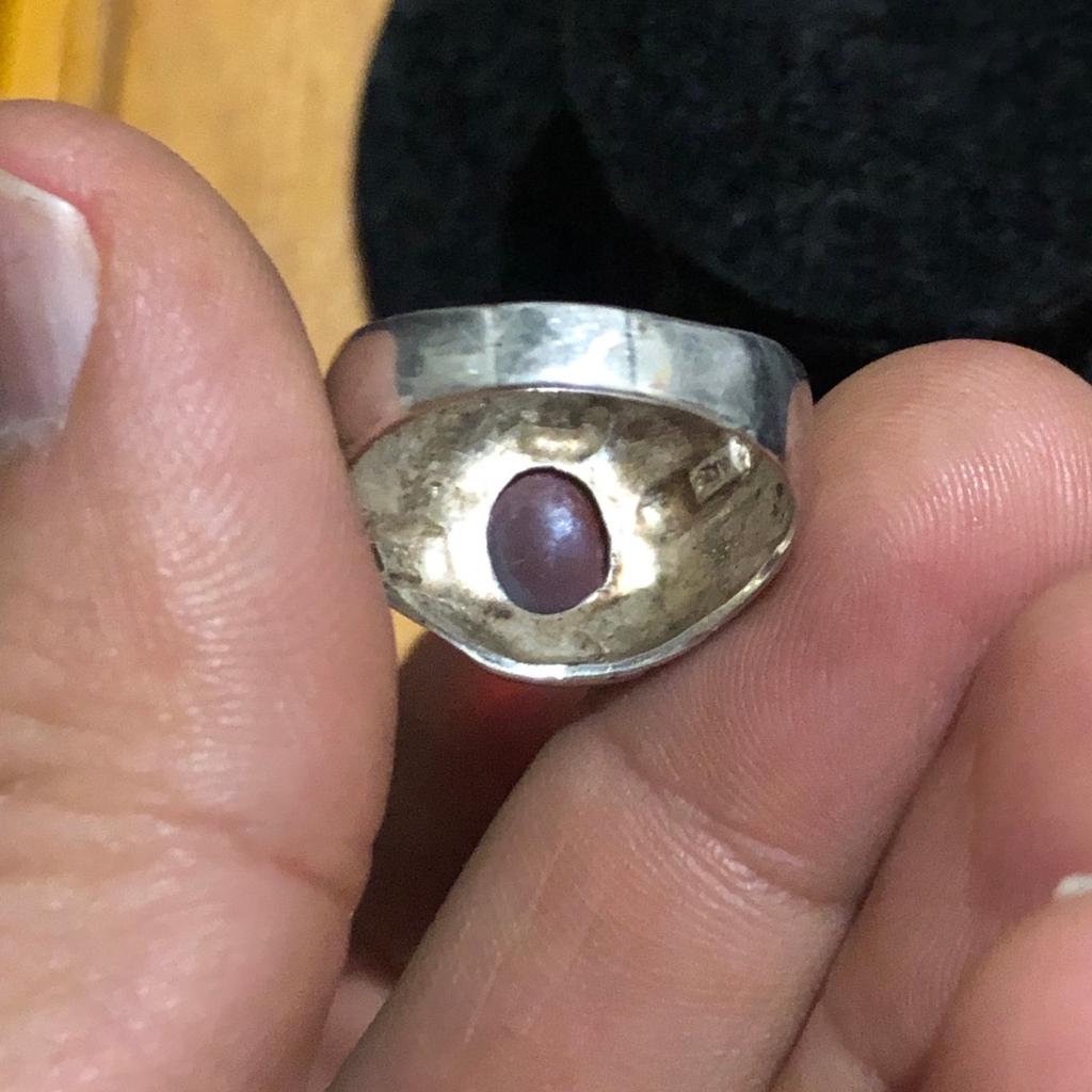 Old vintage hallmarked 925 silver ring and stamped Akid with genuine natural red agate / aqeeq stone . In good condition pls look at the pictures attached for more details can accept PayPal,collection,bank transfer or delivery if close by. Shpocks wallet too