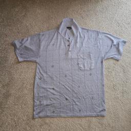 Saldo fashion
Grey
Diamond Pattern
Short Sleeve
Collared
Polo Shirt / Top
Size M
