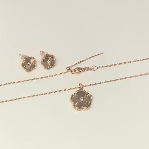 Buy & Sell North London Enfield - Photos for Clover Necklace Set