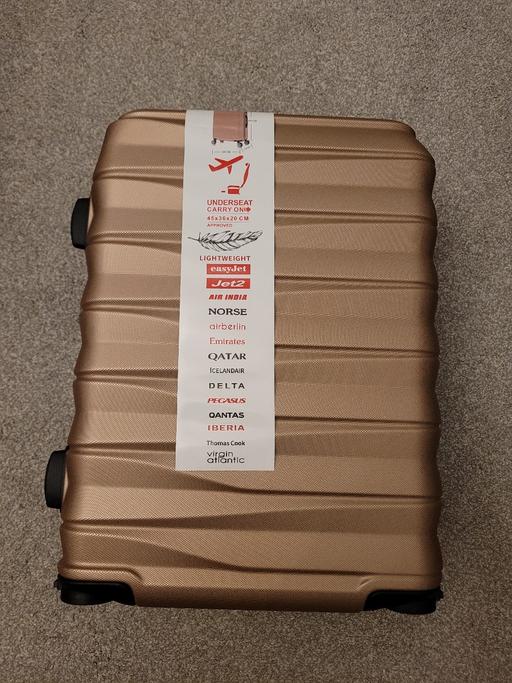 Buy & Sell West Midlands Wolverhampton - Photos for Cabin size 4 wheel trolley Suitcase