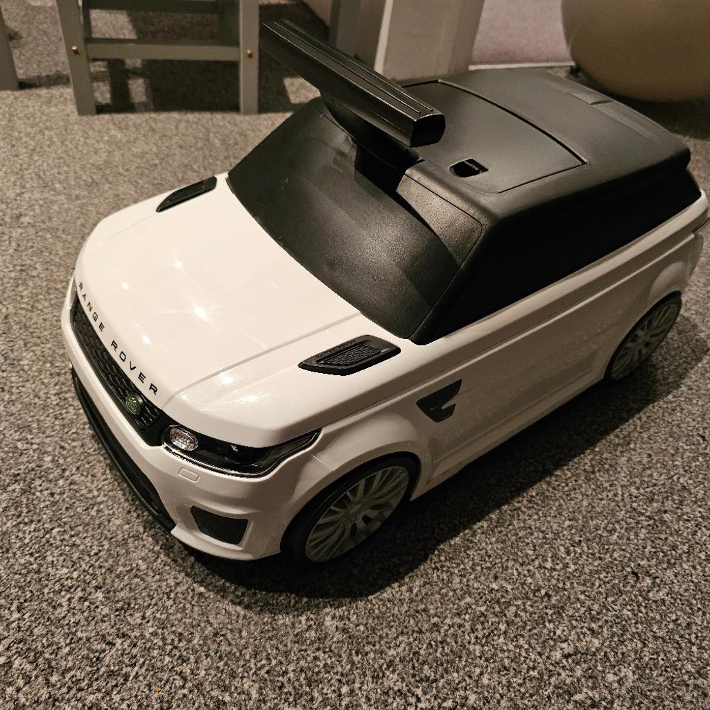 Officially licensed Range Rover SVR Convertible
. Ride on kids suitcase
. Switches from pull along to ride on in seconds
. Large storage space
. Product size: L54.8cm x W29.6cm x D22.3cm
. Max recommended user weight: 23kgs
. Suitable for age 2+ years
. Approximate dimensions (mm) H 23 W 28 D 54.8
. Weight 3.25KG