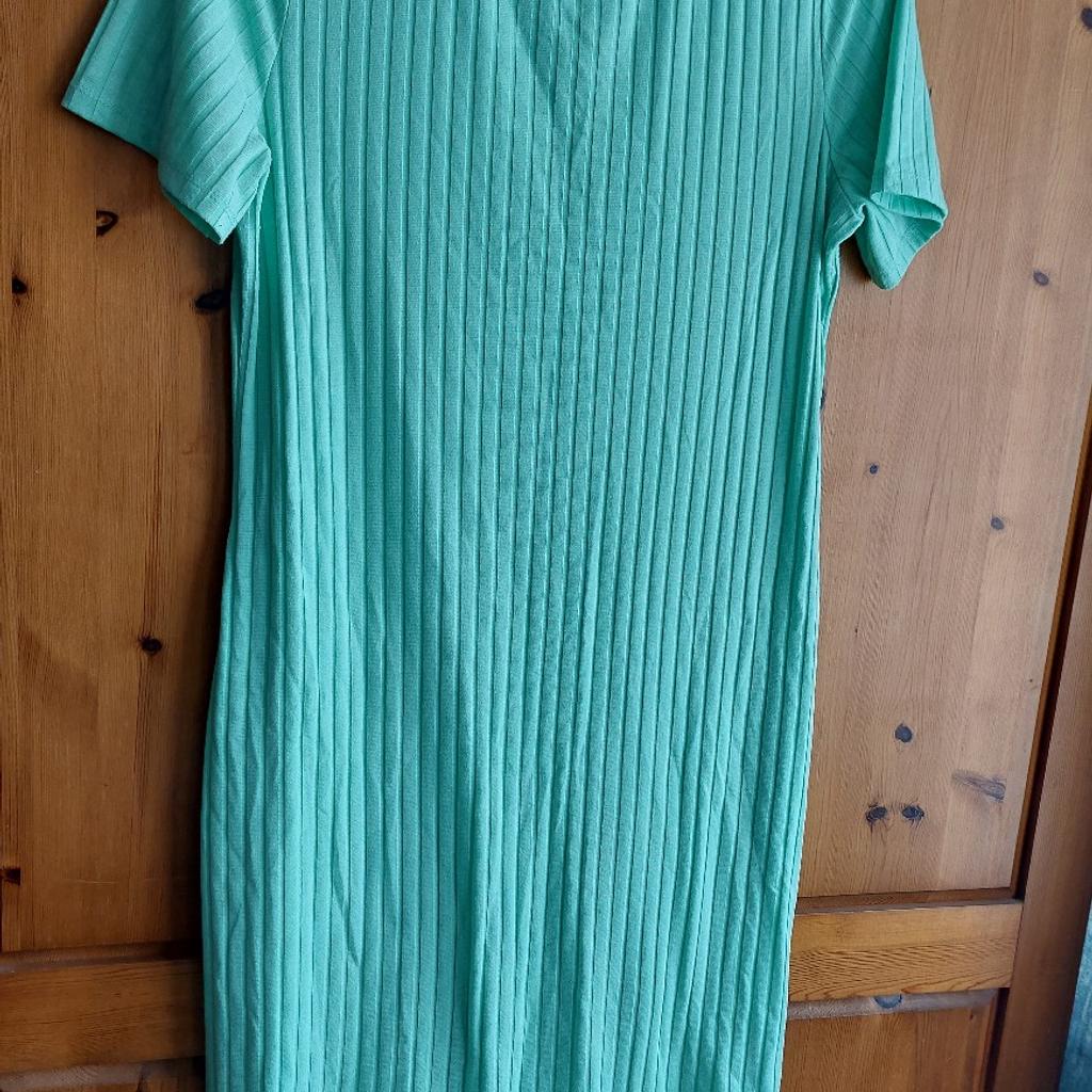 Ladies straight dress size 16 from primark good condition.