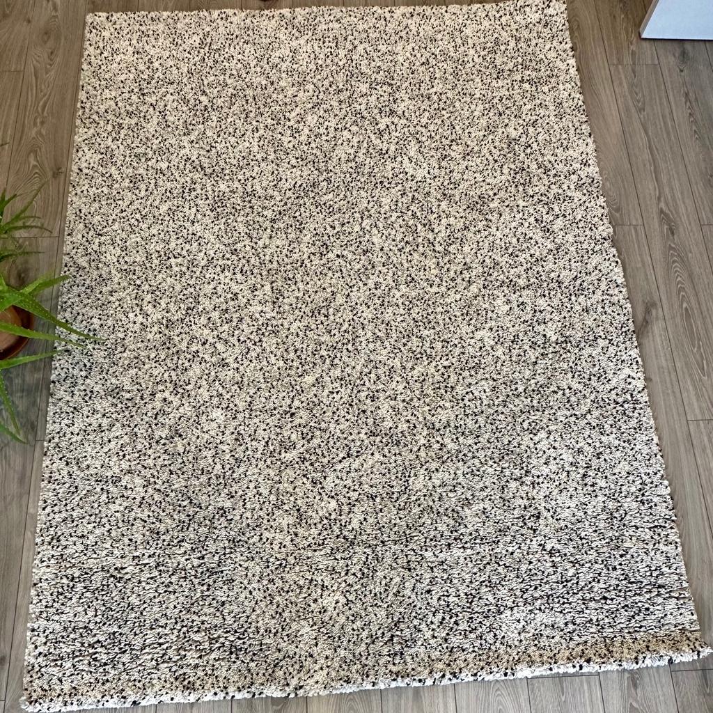 Brand new rug from IKEA, open but unused so in great condition. Bought for £160. Collection only.