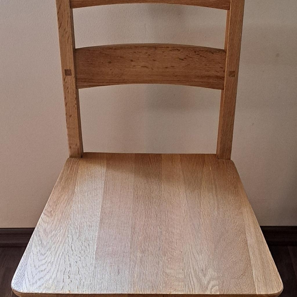 6 Stück Holzstühle "Eiche"
Preis je Stuhl € 35,--