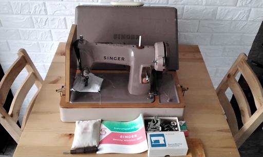 Classes West Midlands Birmingham - Photos for singer sewing machine 185k untested no pedal