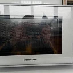 Panasonic NN-K18JMM 800W 20L Combination Microwave Silver
Some small scratches on top as shown in photos, otherwise in excellent condition. 

Size: 450mm w x 330mm d x 255mm h