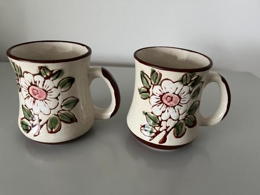 Buy & Sell North Yorkshire Harwood Dale - North Yorkshire - Photos for 2 X VINTAGE HAND PAINTED CERAMIC MUGS