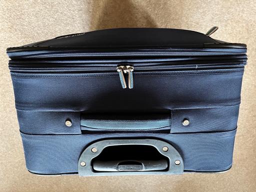 Buy & Sell Bedfordshire Central Bedfordshire - Photos for Pierre Cardin Blue Suitcase