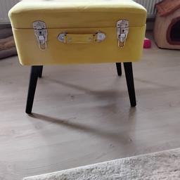 Sitzhocker von Xora Gelb gut erhalten mit Stauraum
Maße bitte dem Foto entnehmen