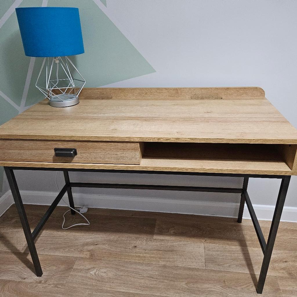 Desk bought in Oct 23 but its too small for what I needed it for so has been sitting in the spare room ever since.

Pine version is still for sale in Dunelm, oak is discontinued.

No damage, and can easily fit in a car if legs are taken off.