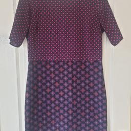 Short sleeved dress

Button fastening at back of neck

New Look

Size 12

100% polyester

Made in Morocco

In good condition, only worn a few times

From a pet and smoke-free household

Collected £5