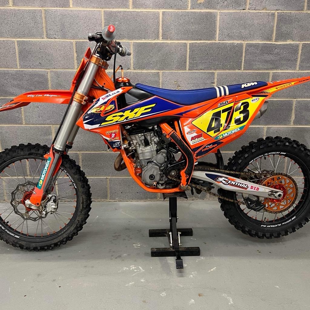 Reluctantly selling my ktm 350 sxf due to having no space for it anymore beast of a bike never let me down only been ridden on track and over fields low hours 1 of the cleanest on the marketplace for its model has a few bits on it

✅fresh tyres
✅sm pro rims
✅fan kit & temp metre for radiators
✅new head bearings
✅new front and rear wheel bearings
✅new upgraded fork clamps

Bike is ready to go for next owner needs for nothing, The price is £2895 no silly offers pm for further info